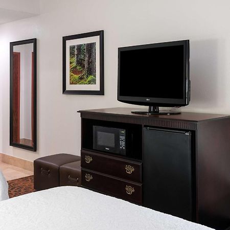 Hampton Inn Parkersburg/Mineral Wells Exterior foto