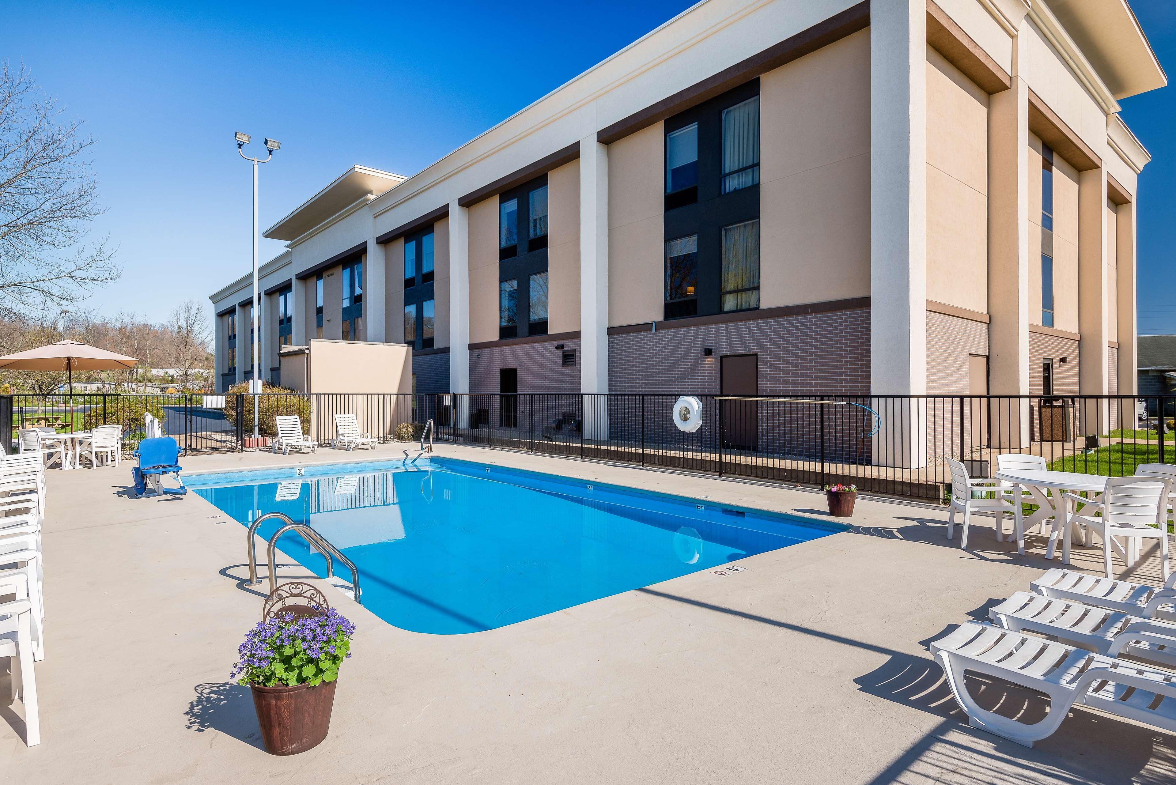 Hampton Inn Parkersburg/Mineral Wells Exterior foto