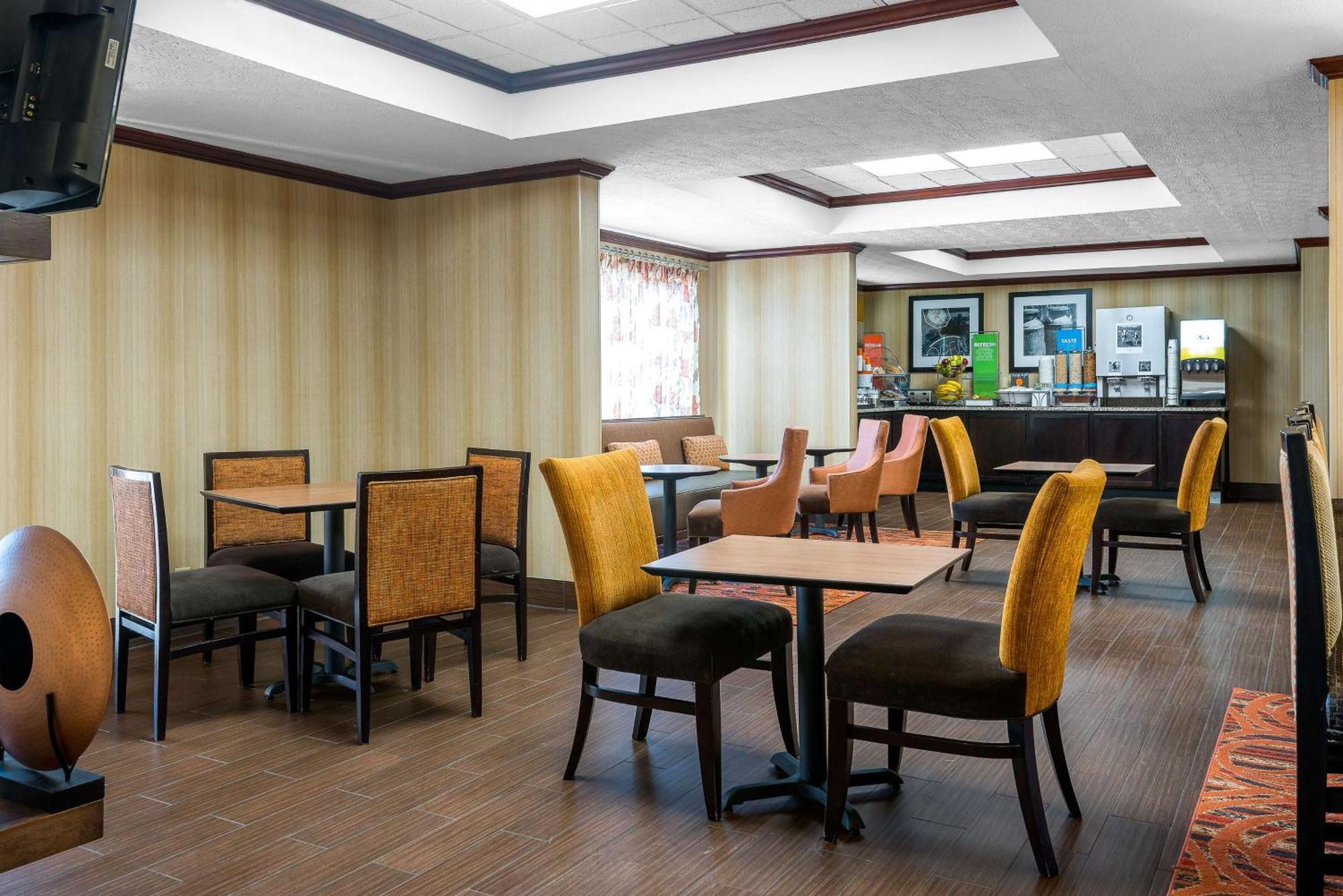 Hampton Inn Parkersburg/Mineral Wells Exterior foto